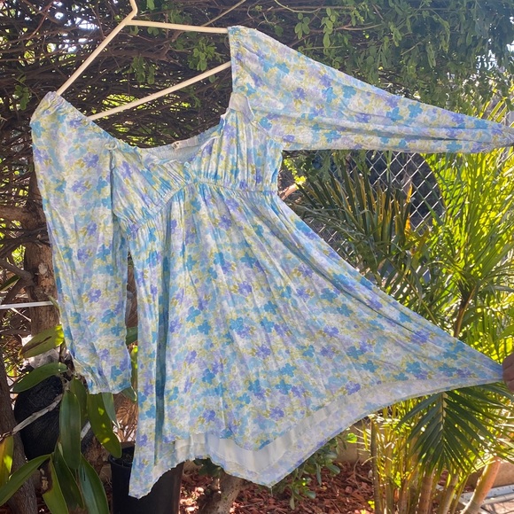 Jolt Blue and White Floral Blouse - Picture 2 of 4